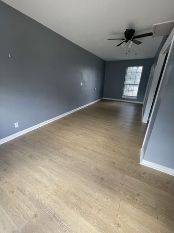 3285 Towne Village Rd, Antioch, TN 37013