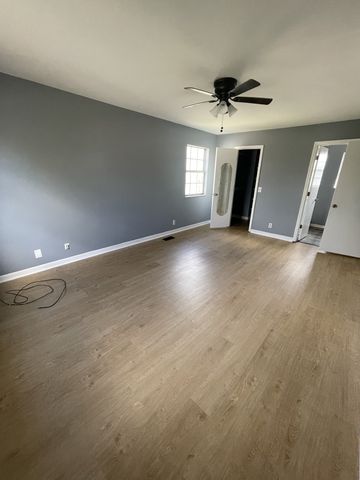 3285 Towne Village Rd, Antioch, TN 37013