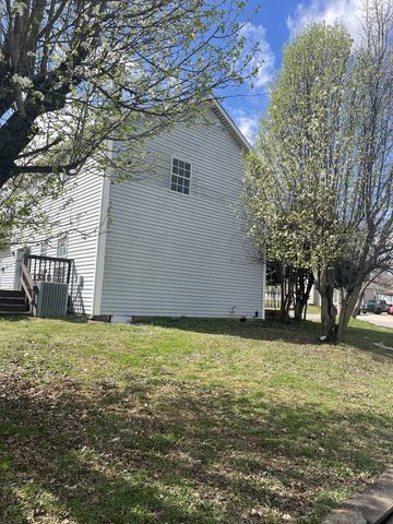 3285 Towne Village Rd, Antioch, TN 37013