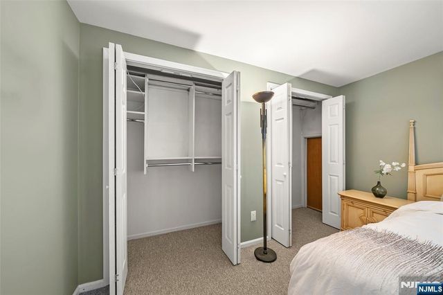 24 Meadowview Court, Leonia, NJ 07605