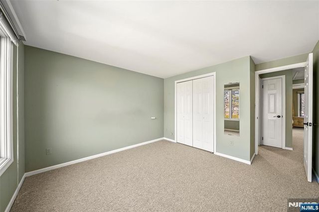 24 Meadowview Court, Leonia, NJ 07605