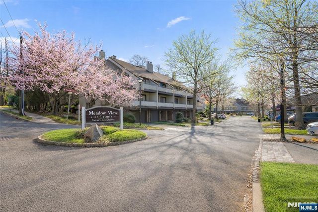 24 Meadowview Court, Leonia, NJ 07605