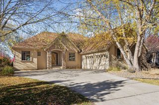 1346 Clearwater Drive, Woodbury, MN 55129