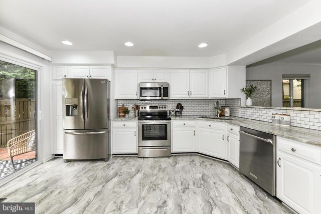 11701 NEWBRIDGE CT, Reston, VA 20191