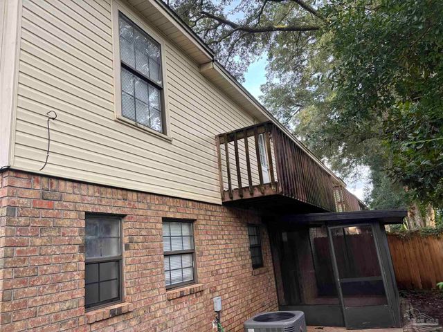 6920 Heather Oaks Dr, Pensacola, FL 32506