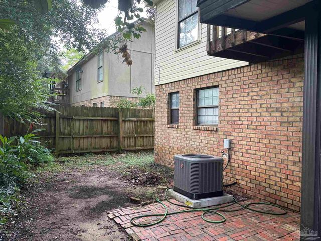 6920 Heather Oaks Dr, Pensacola, FL 32506