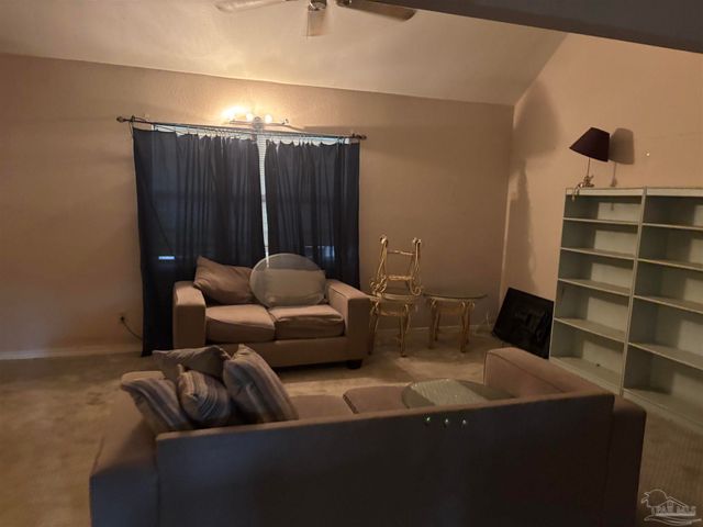 6920 Heather Oaks Dr, Pensacola, FL 32506