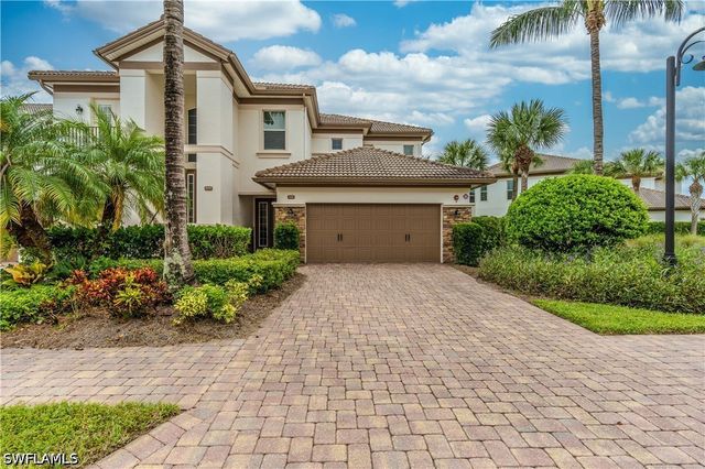 8070 Players Cove DR 102, Naples, FL 34113