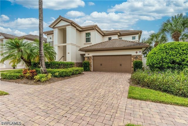 8070 Players Cove DR 102, Naples, FL 34113