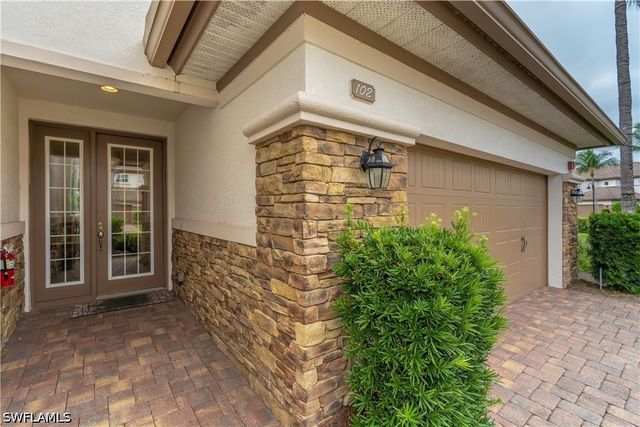 8070 Players Cove DR 102, Naples, FL 34113