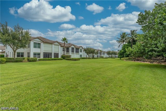 8070 Players Cove DR 102, Naples, FL 34113