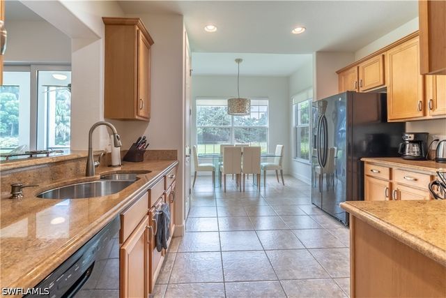 8070 Players Cove DR 102, Naples, FL 34113