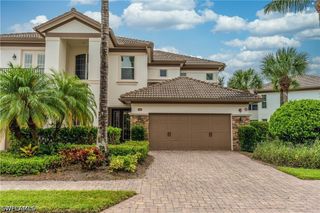 8070 Players Cove DR 102, Naples, FL 34113