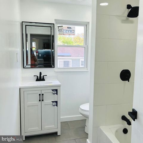 352 ROOSEVELT AVE, Lindenwold, NJ 08021