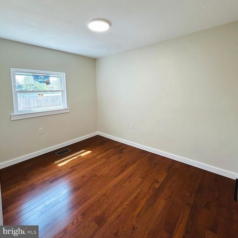352 ROOSEVELT AVE, Lindenwold, NJ 08021