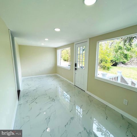352 ROOSEVELT AVE, Lindenwold, NJ 08021