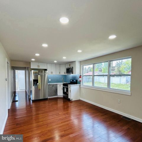 352 ROOSEVELT AVE, Lindenwold, NJ 08021