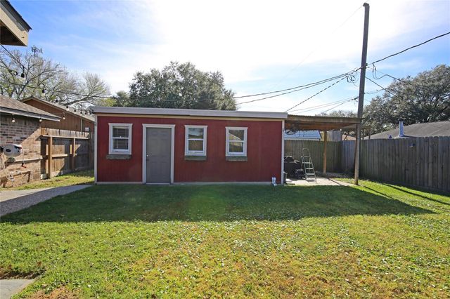 4406 B Bar Drive, Santa Fe, TX 77510