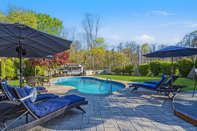2 Pentmoor Drive, Mastic, NY 11950