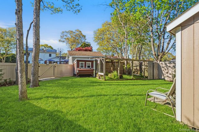 2 Pentmoor Drive, Mastic, NY 11950