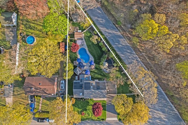 2 Pentmoor Drive, Mastic, NY 11950