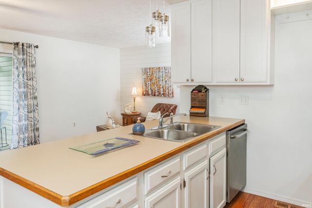 1324 S College Mall Road, Bloomington, IN 47401