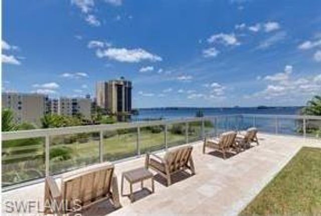 3000 Oasis Grand BLVD 401, Fort Myers, FL 33916
