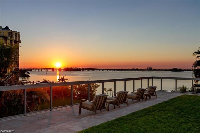 3000 Oasis Grand BLVD 401, Fort Myers, FL 33916