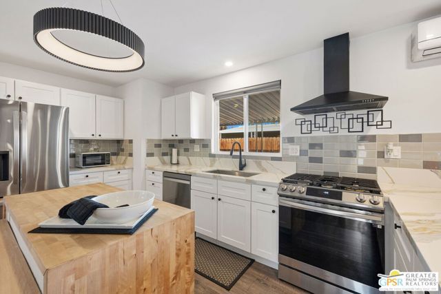 284 Avenida Andorra, Cathedral City, CA 92234