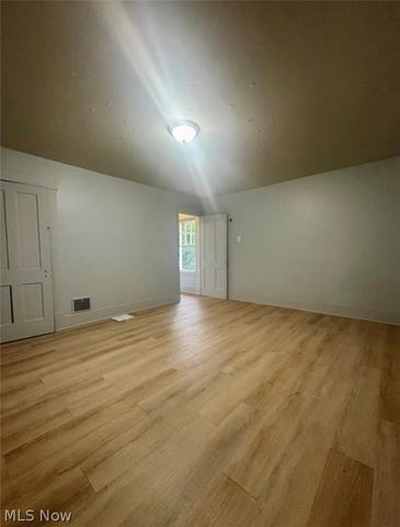 556 W Myrtle Avenue, Youngstown, OH 44511