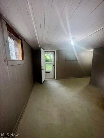 556 W Myrtle Avenue, Youngstown, OH 44511