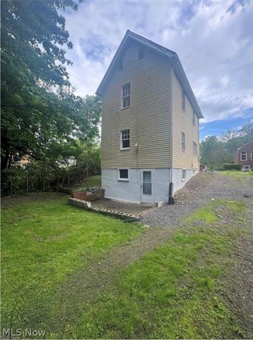 556 W Myrtle Avenue, Youngstown, OH 44511