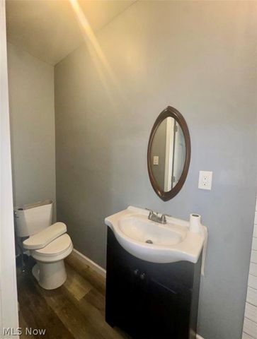556 W Myrtle Avenue, Youngstown, OH 44511
