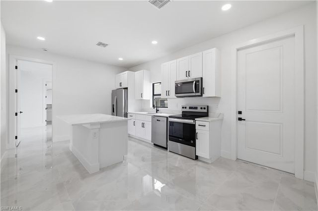 4030 Washington AVE, Fort Myers, FL 33916