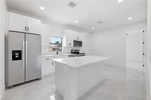 4030 Washington AVE, Fort Myers, FL 33916