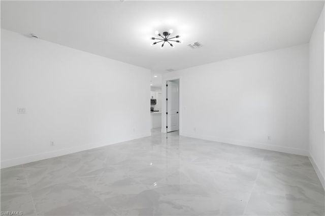 4030 Washington AVE, Fort Myers, FL 33916