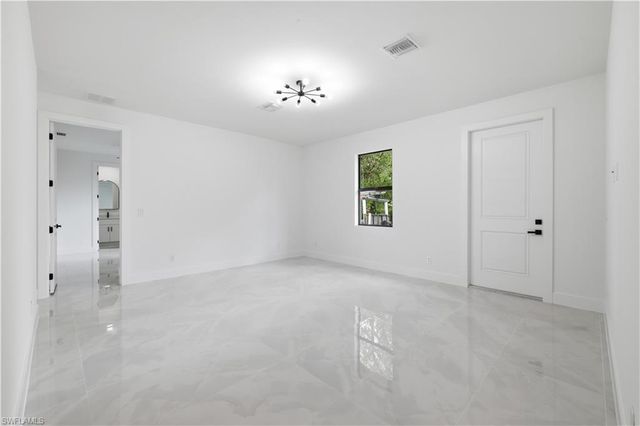4030 Washington AVE, Fort Myers, FL 33916