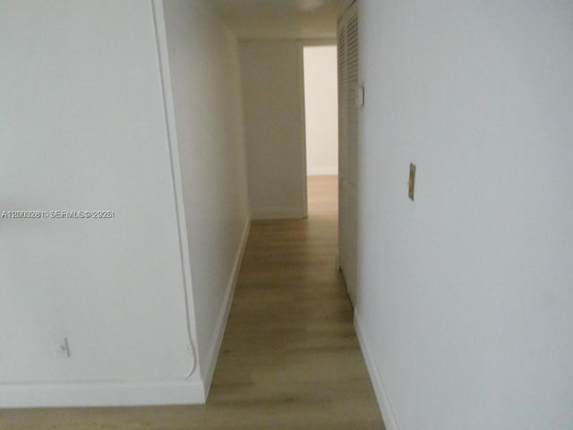 323 Ives Dairy Rd 323-06, Miami, FL 33179