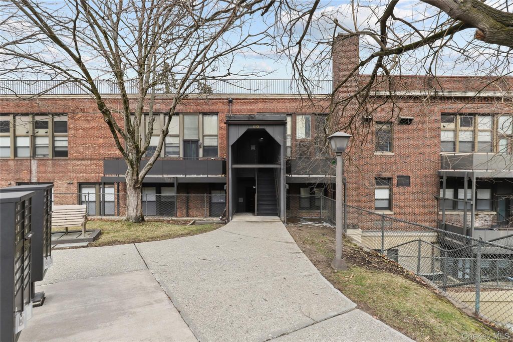 60 Kensico Road 22, Thornwood, NY 10594