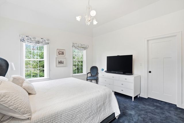 10 Cranberry Farm Rd, Plymouth, MA 02360
