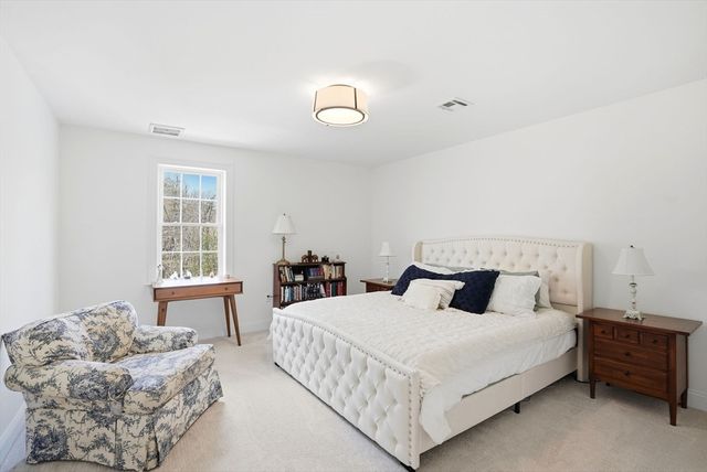 10 Cranberry Farm Rd, Plymouth, MA 02360