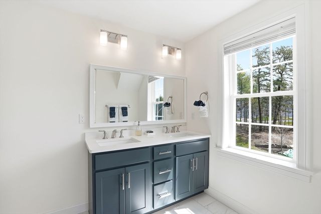 10 Cranberry Farm Rd, Plymouth, MA 02360