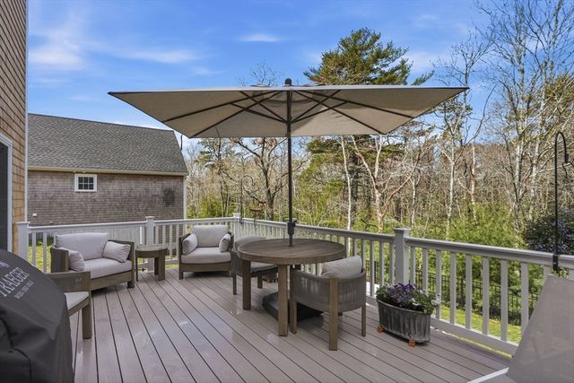 10 Cranberry Farm Rd, Plymouth, MA 02360