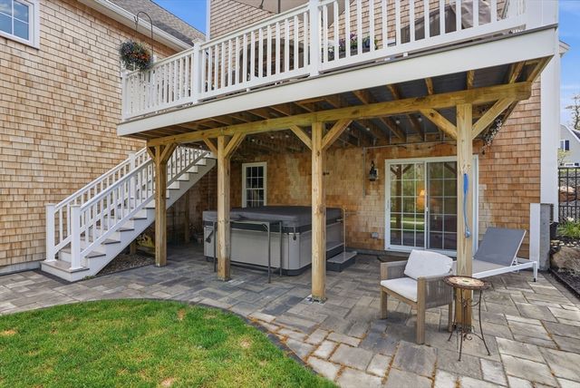 10 Cranberry Farm Rd, Plymouth, MA 02360