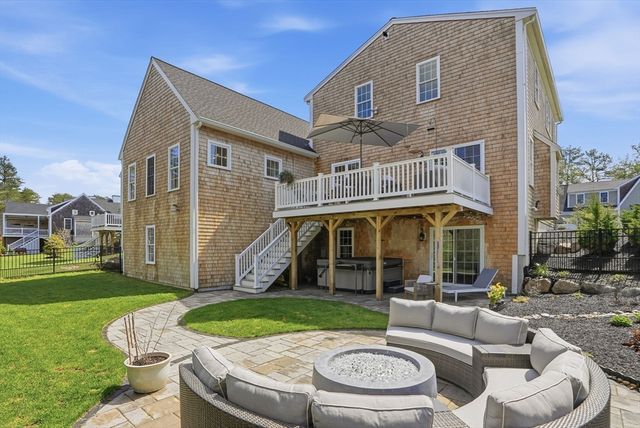 10 Cranberry Farm Rd, Plymouth, MA 02360