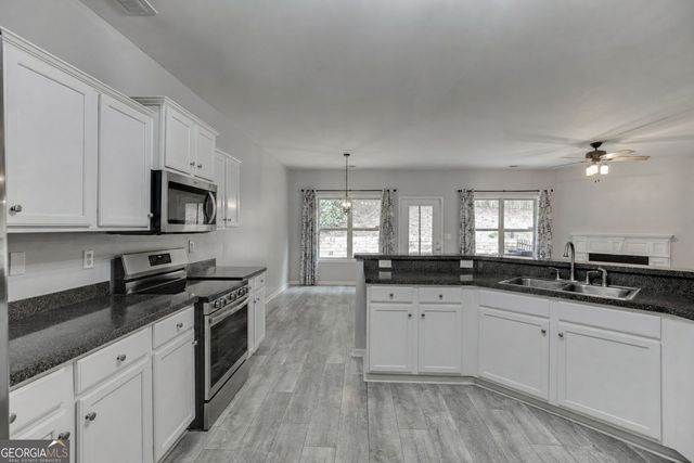 5854 Bridgeport Court, Flowery Branch, GA 30542