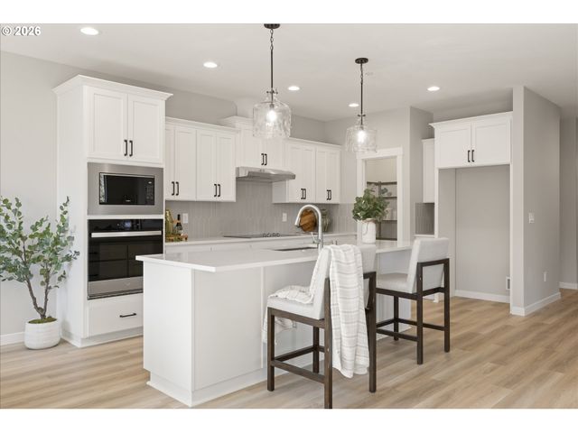 135 Se AIREDALE Ave, La Center, WA 98629