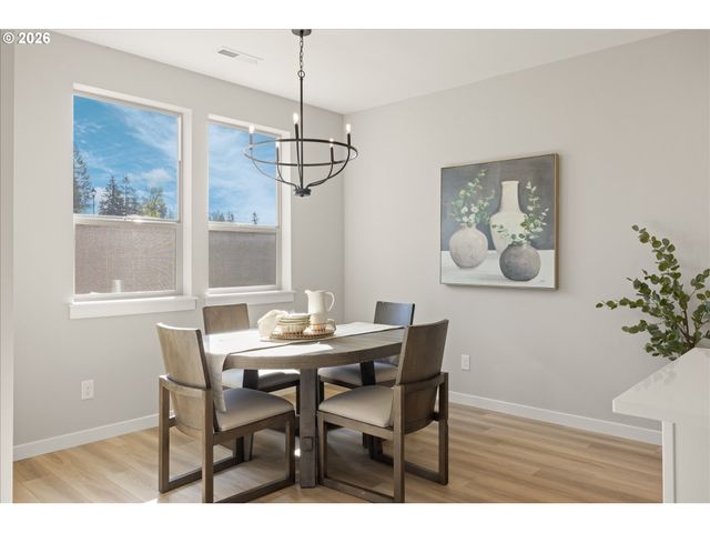 135 Se AIREDALE Ave, La Center, WA 98629