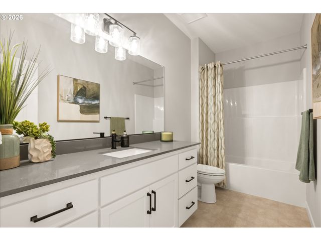 135 Se AIREDALE Ave, La Center, WA 98629