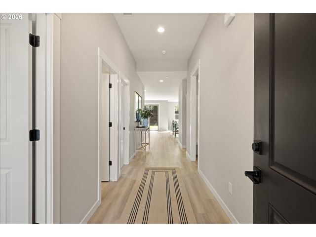 135 Se AIREDALE Ave, La Center, WA 98629